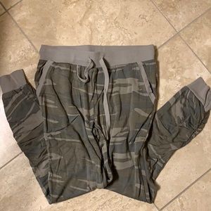 Never worn Z supply camo joggers